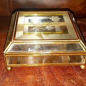 Vintage vanity jewelry mirror etched glass box